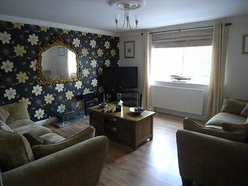 Tudor Lodge Ammanford Exterior photo